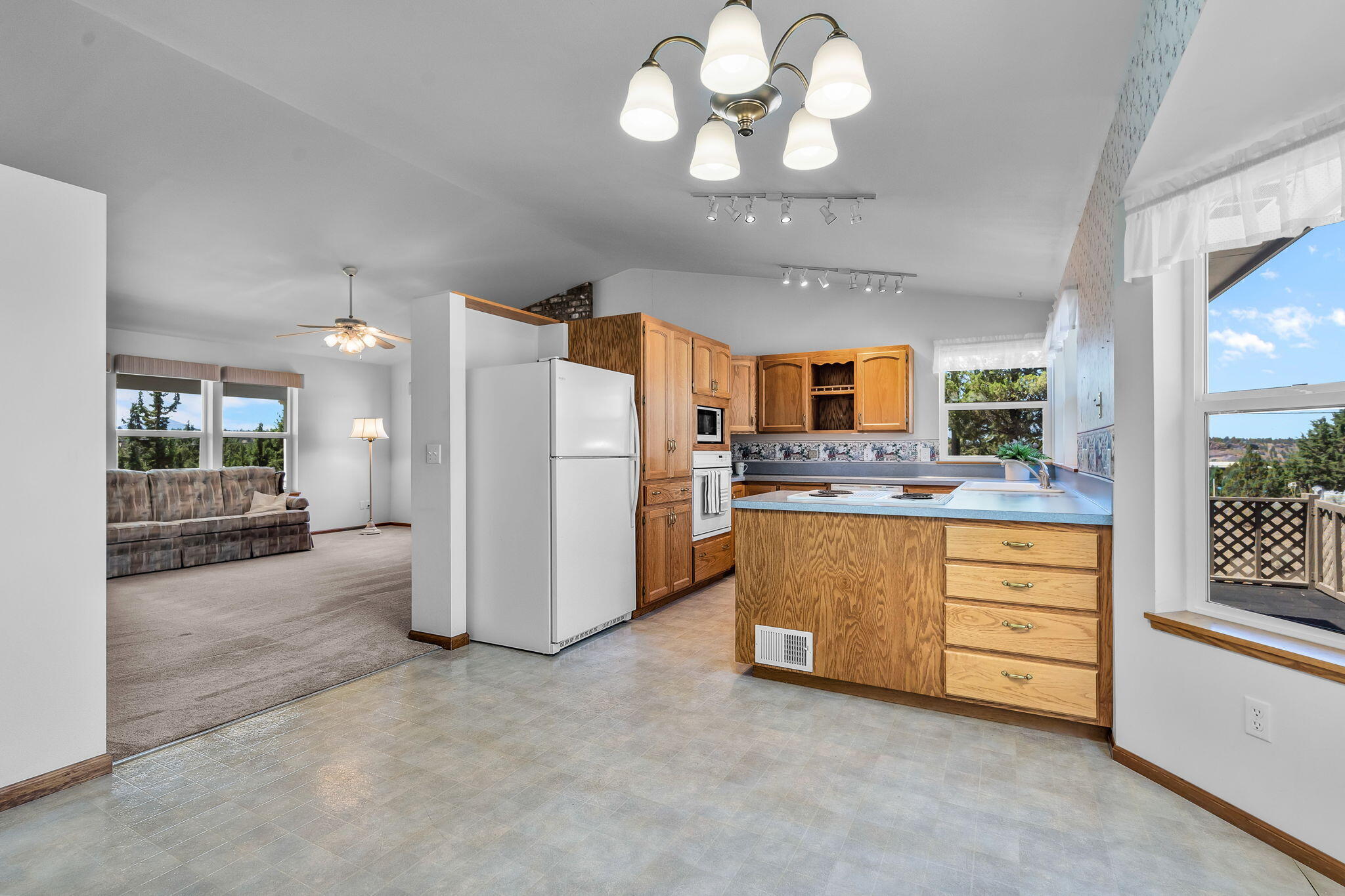 9306 Southwest Shad Road Terrebonne, OR 97760 - Photo 13 of 44 Dining Area to Kitchen