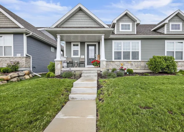 $484,500 | 674 Hillcrest Drive, Waunakee, WI 53597