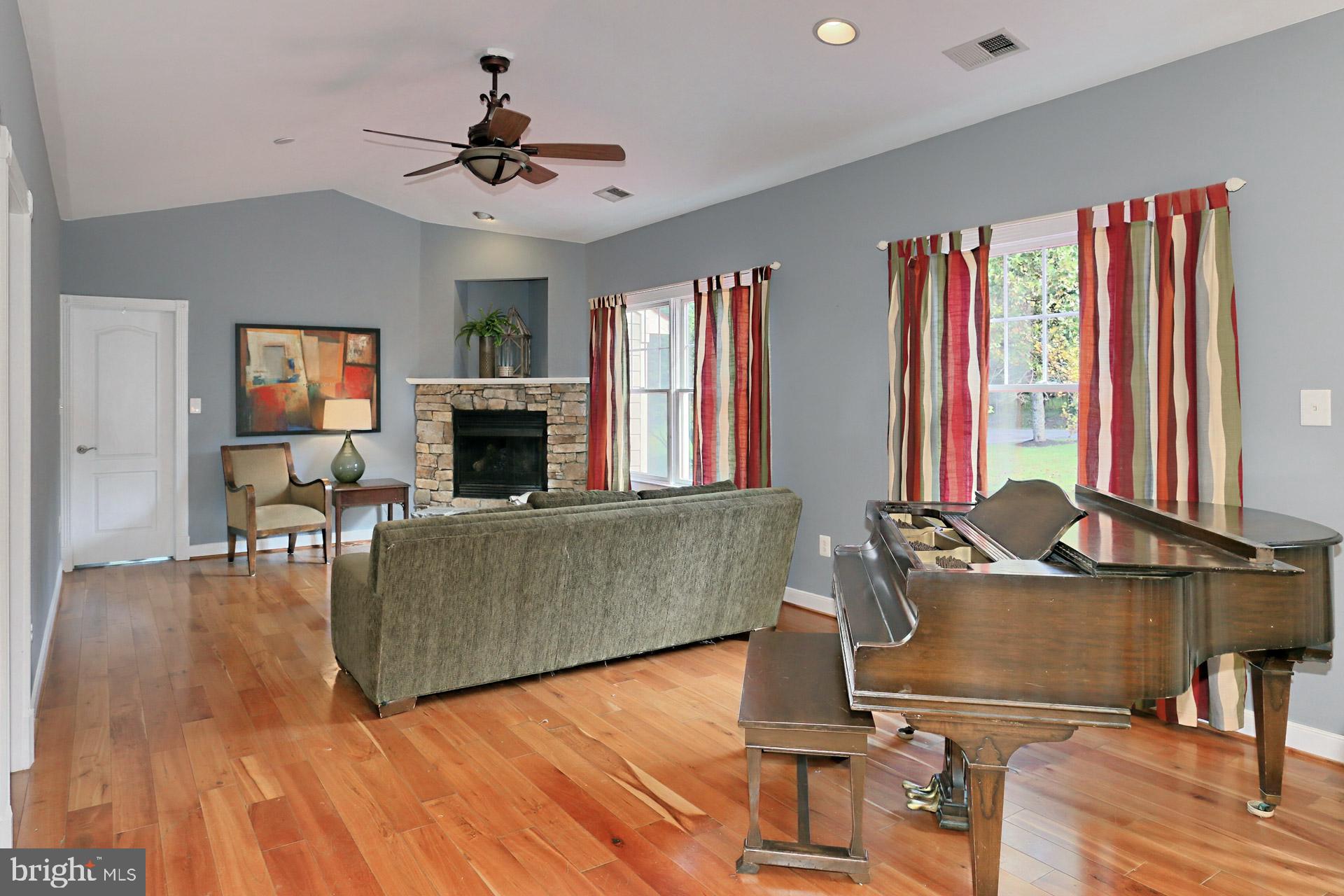 39605 Rodeffer Road Lovettsville, VA 20180 - Photo 45 of 100 music room or second family room piano conveys