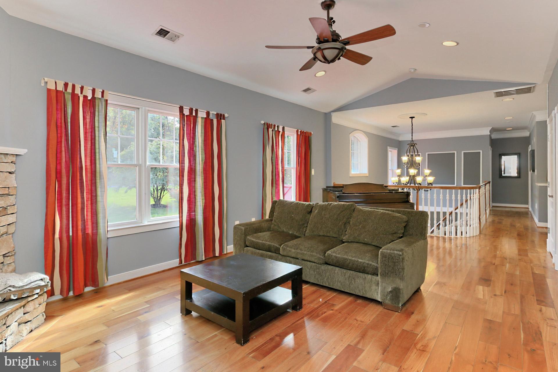 39605 Rodeffer Road Lovettsville, VA 20180 - Photo 47 of 100 second family room