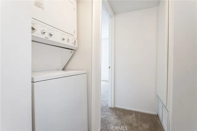 $425,000 | 18433 Hatteras Street, Unit 508, Tarzana, CA 91356