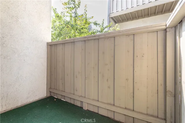 $425,000 | 18433 Hatteras Street, Unit 508, Tarzana, CA 91356