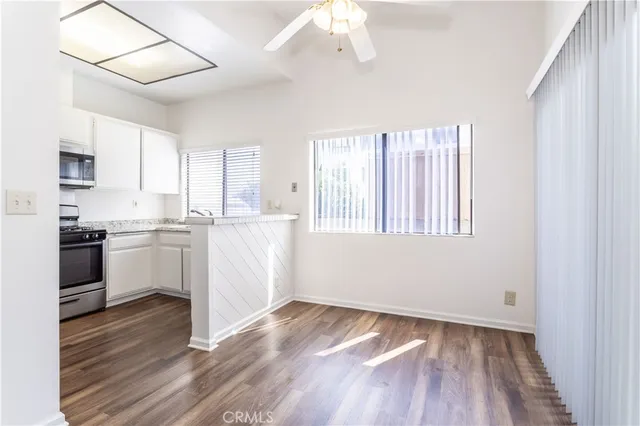 $425,000 | 18433 Hatteras Street, Unit 508, Tarzana, CA 91356