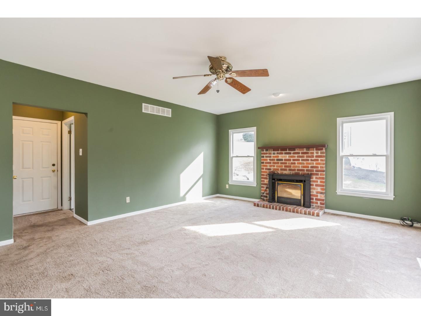 255 Spring Run Lane Downingtown, PA 19335 - Photo 8 of 24 Gallery Image 8