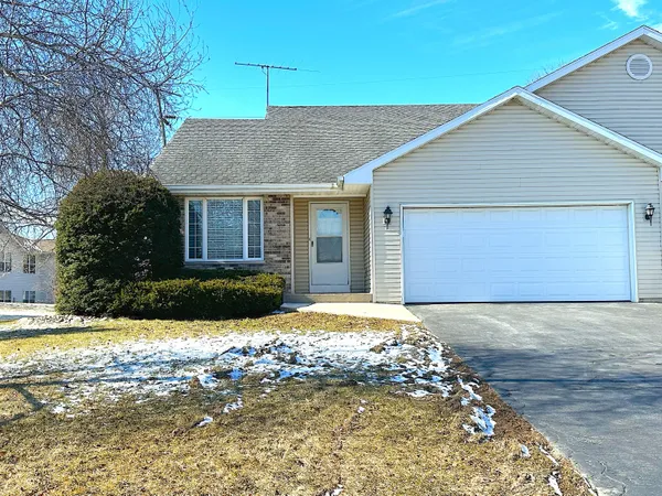 $2,200 | 460 Fox Lane, Walworth, WI 53184