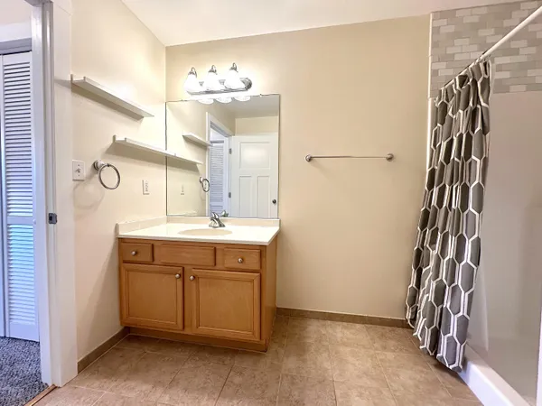 $2,200 | 460 Fox Lane, Walworth, WI 53184