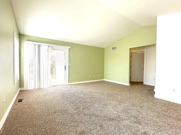 $2,200 | 460 Fox Lane, Walworth, WI 53184