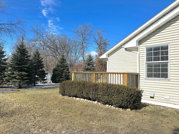 $2,200 | 460 Fox Lane, Walworth, WI 53184