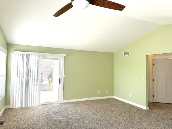 $2,200 | 460 Fox Lane, Walworth, WI 53184