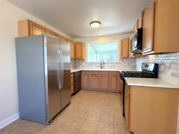 $2,200 | 460 Fox Lane, Walworth, WI 53184