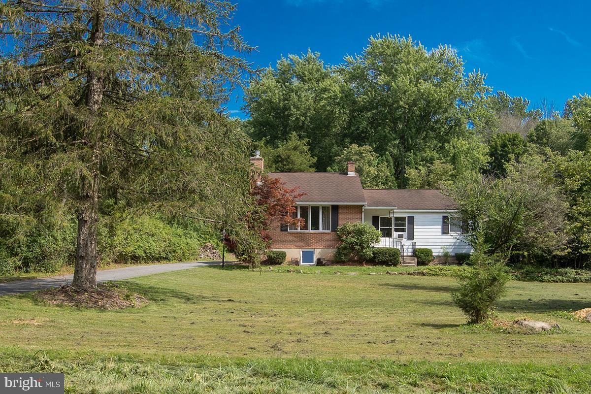 1823 Friedensburg Road Reading, PA 19606 - Photo 2 of 41