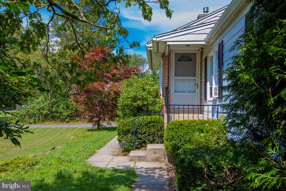 1823 Friedensburg Road Reading, PA 19606 - Photo 5 of 41