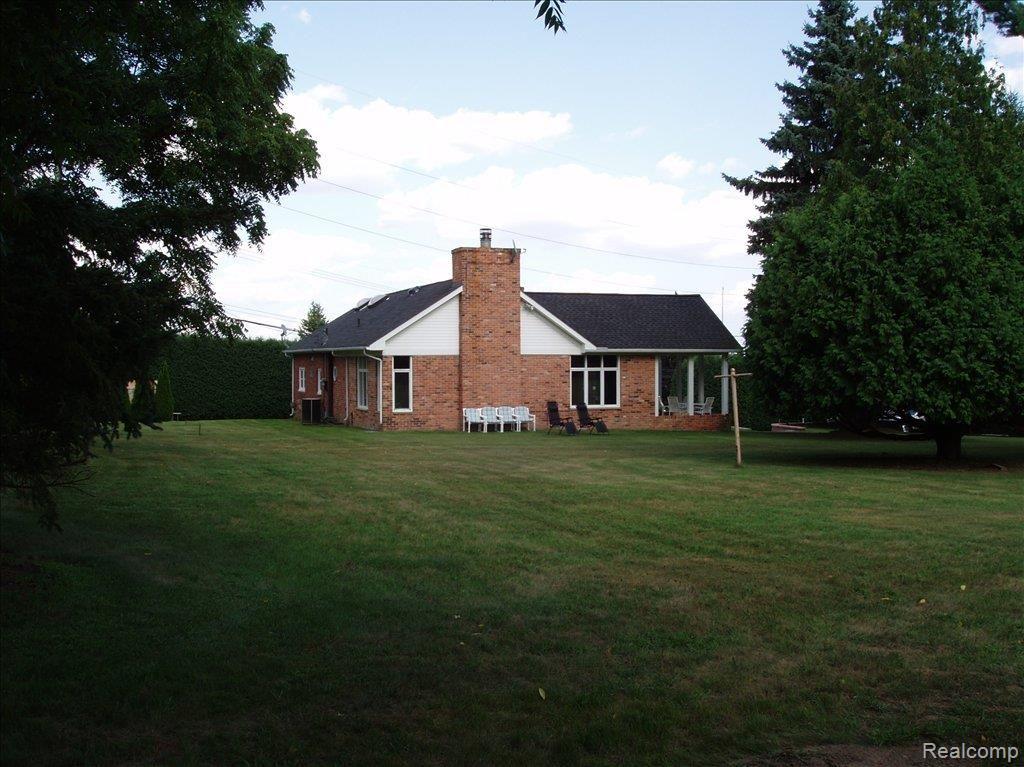 471 North Livernois Road Rochester, MI 48309 - Photo 4 of 22 West side of home