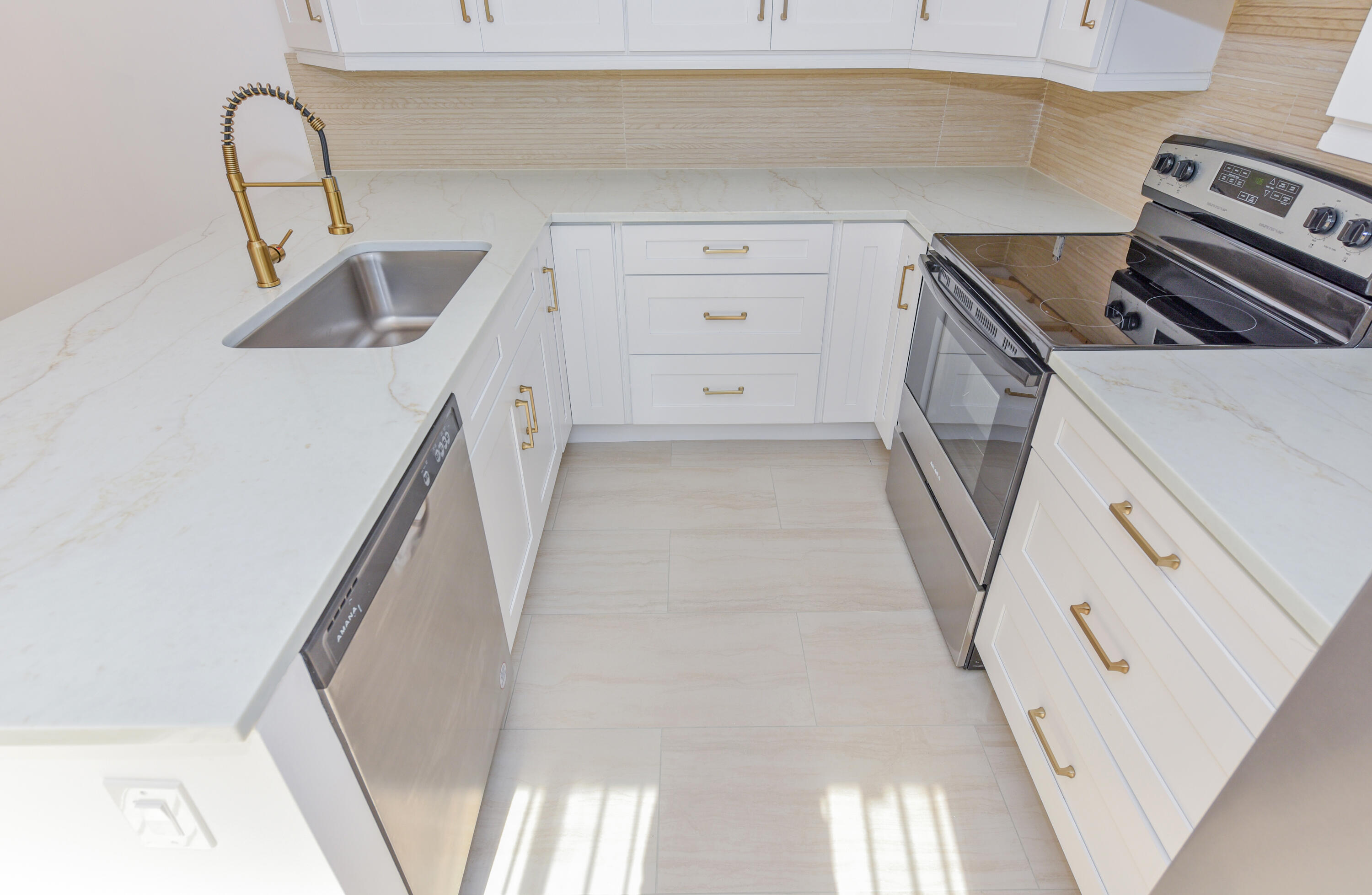 2018 20th Court Jupiter, FL 33477 - Photo 4 of 41 2018 20th Ct_Marina Brier_27