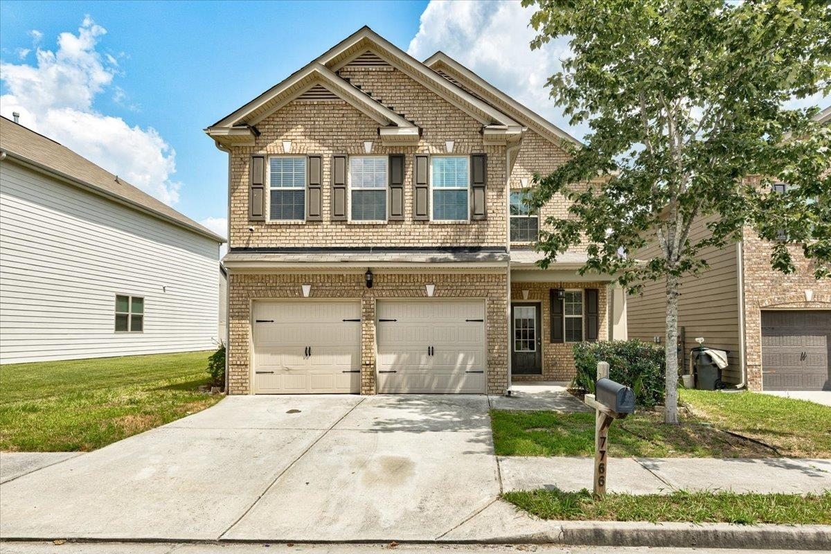 7766 Flyaway Road, Fairburn, GA 30213 Compass