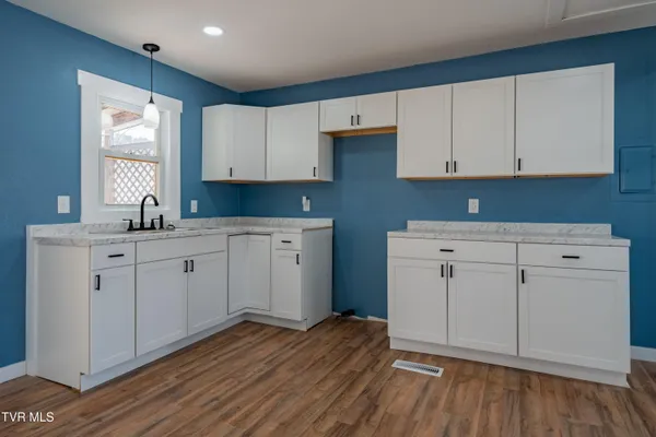 $1,250 | 1119 Forest Street, Unit 23, Greeneville, TN 37743