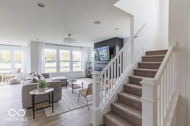 $399,999 | 380 North Post Oak Drive, Mooresville, IN 46158