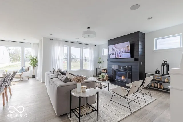 $399,999 | 380 North Post Oak Drive, Mooresville, IN 46158