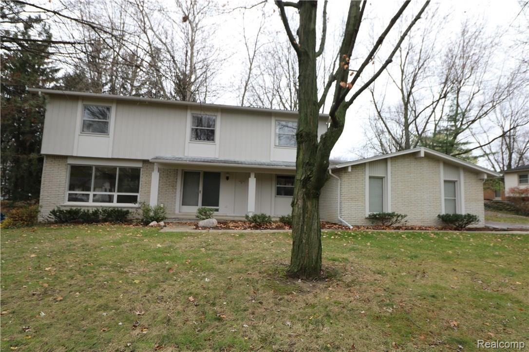 747 Millstone Drive Rochester, MI 48309 - Photo 1 of 23 THIS 4 BEDROOM, 2 1/2 BATH COLONIAL (2,548 SQ FT) IS LOCATED IN THE DESIRABLE TIENKEN MANOR ESTATES SUBDIVISION. CHECK OUT THE LARGE COVERED FRONT PORCH!