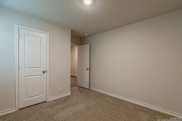 $2,350 | 21063 Gravel Keep, San Antonio, TX 78266