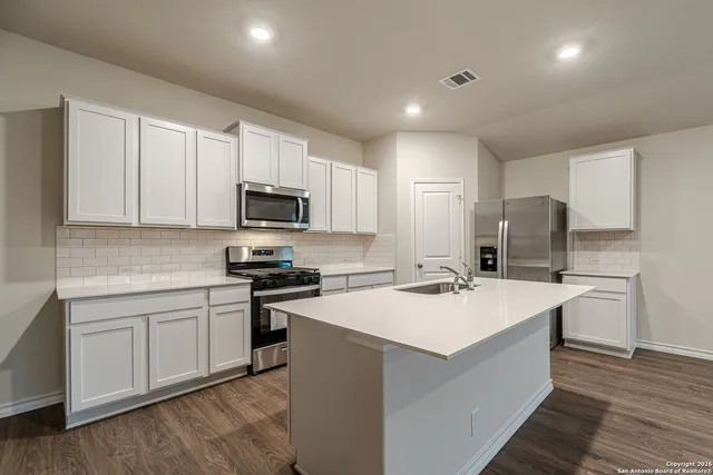 $2,350 | 21063 Gravel Keep, San Antonio, TX 78266