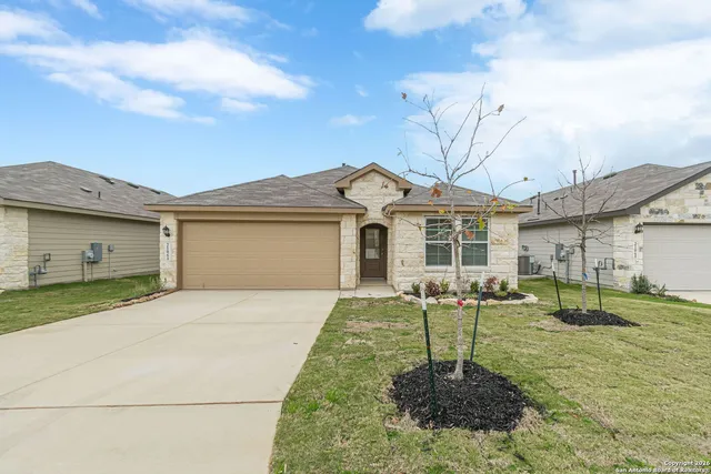 $2,350 | 21063 Gravel Keep, San Antonio, TX 78266