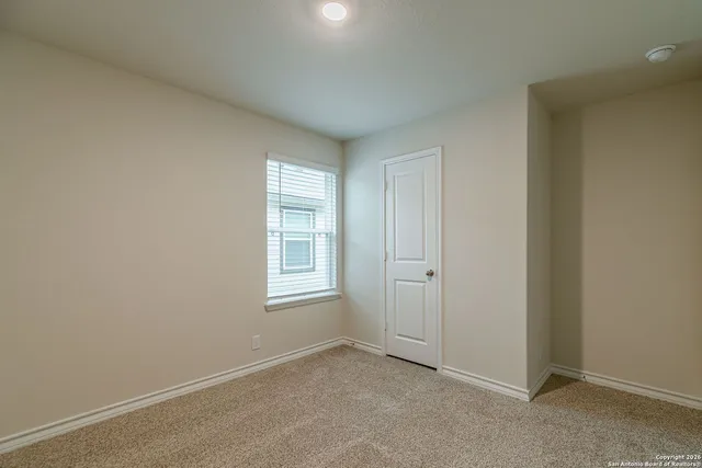 $2,350 | 21063 Gravel Keep, San Antonio, TX 78266