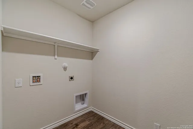 $2,350 | 21063 Gravel Keep, San Antonio, TX 78266