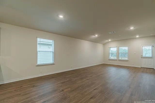$2,350 | 21063 Gravel Keep, San Antonio, TX 78266