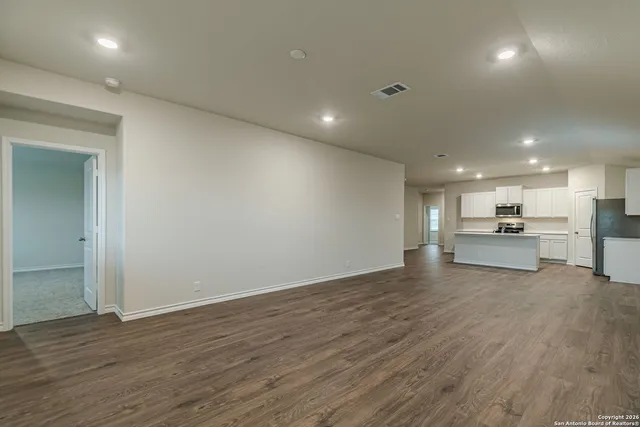 $2,350 | 21063 Gravel Keep, San Antonio, TX 78266