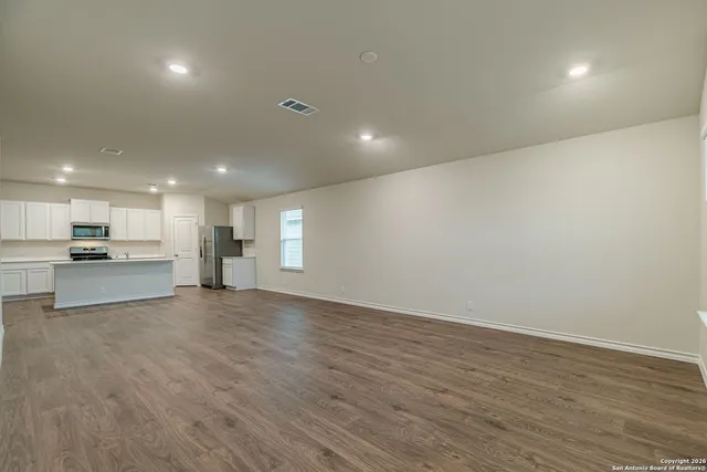 $2,350 | 21063 Gravel Keep, San Antonio, TX 78266