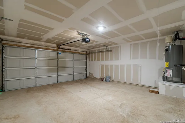 $2,350 | 21063 Gravel Keep, San Antonio, TX 78266