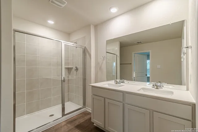 $2,350 | 21063 Gravel Keep, San Antonio, TX 78266