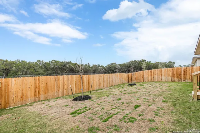 $2,350 | 21063 Gravel Keep, San Antonio, TX 78266