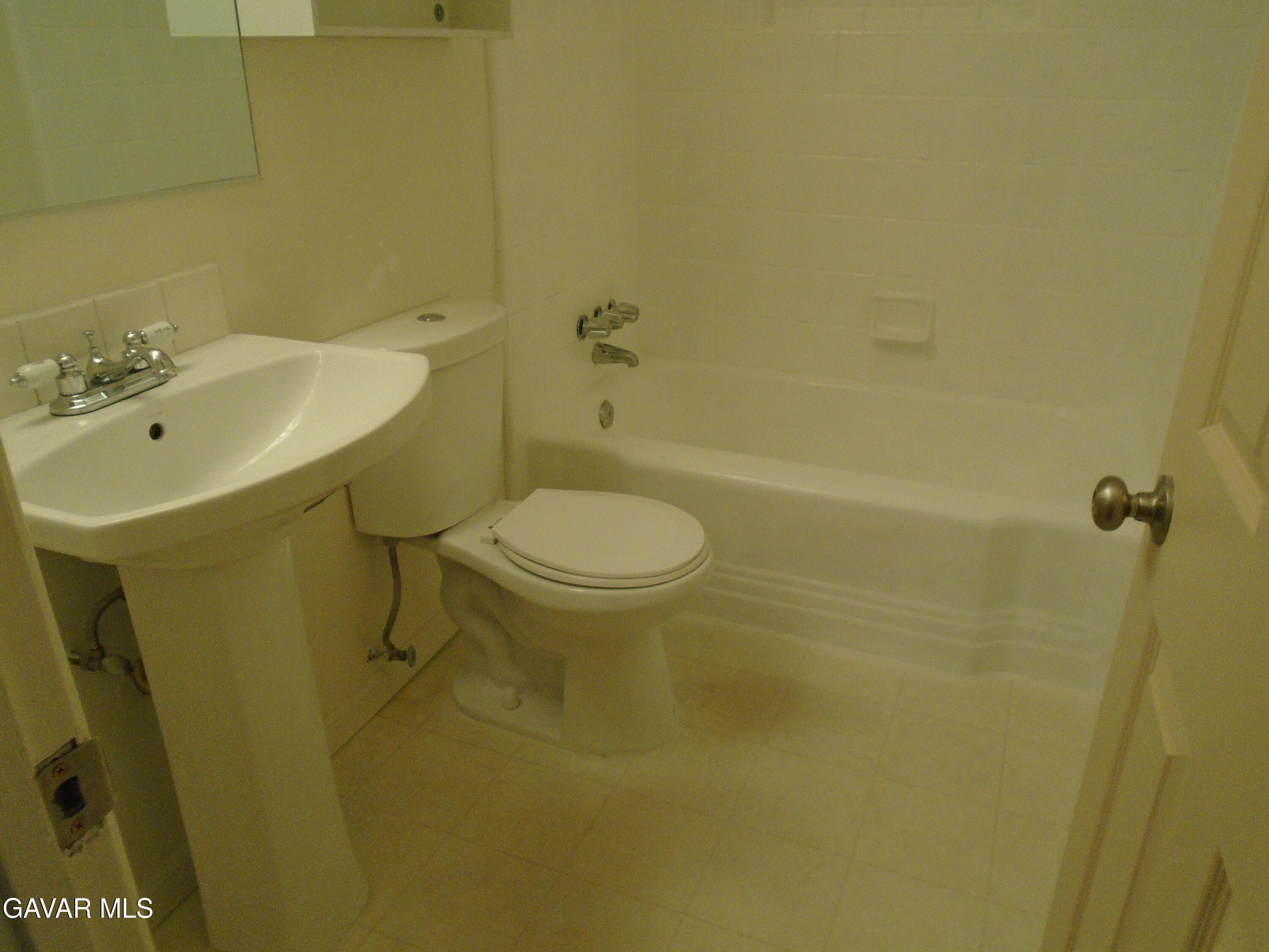 1423 Jenner Street Lancaster, CA 93534 - Photo 13 of 25 DSC04797