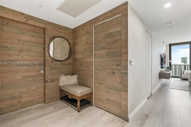 $9,500 | 55 Southwest 9th Street, Unit 4001, Miami, FL 33130