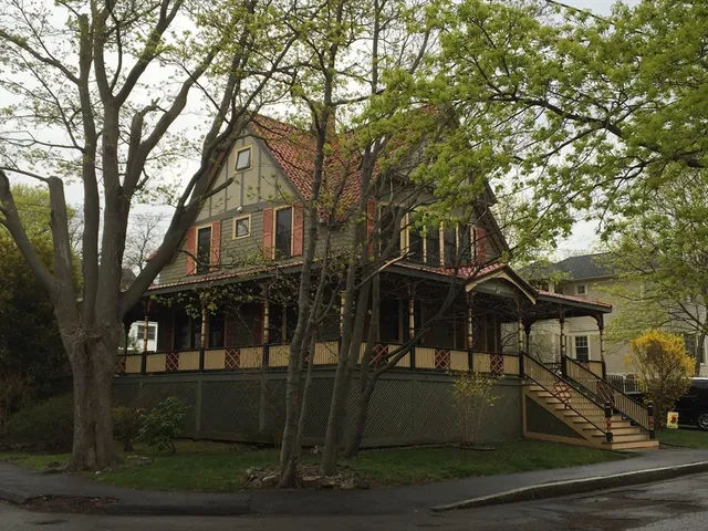 $4,000 | 4 Phillips Road, Nahant, MA 01908