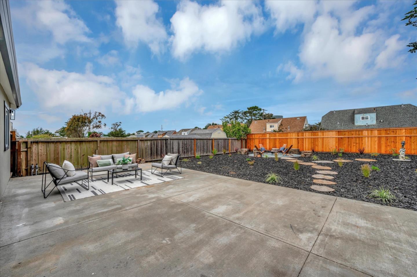 467 Glasgow Drive Pacifica, CA 94044 - Photo 38 of 47 a view of a terrace with sitting area