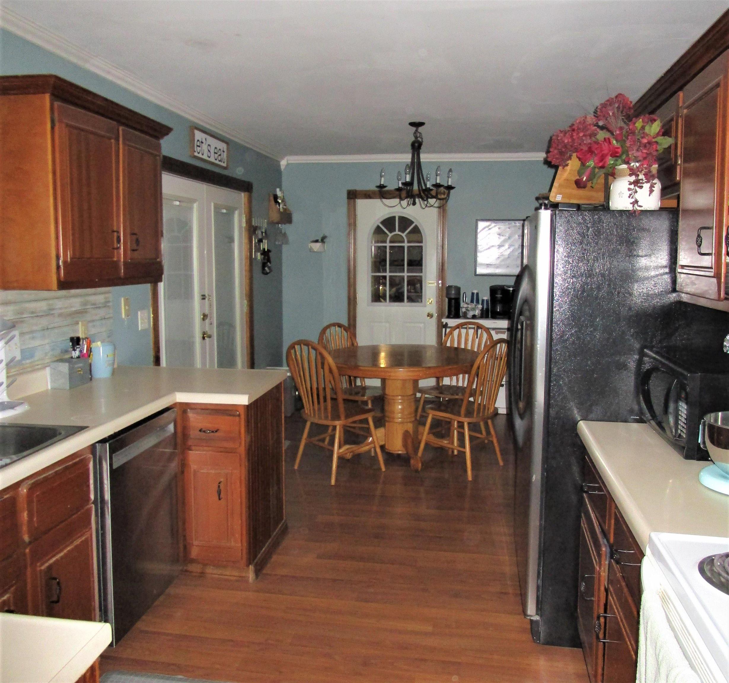 418 John Street Decatur, IN 46733 - Photo 2 of 20