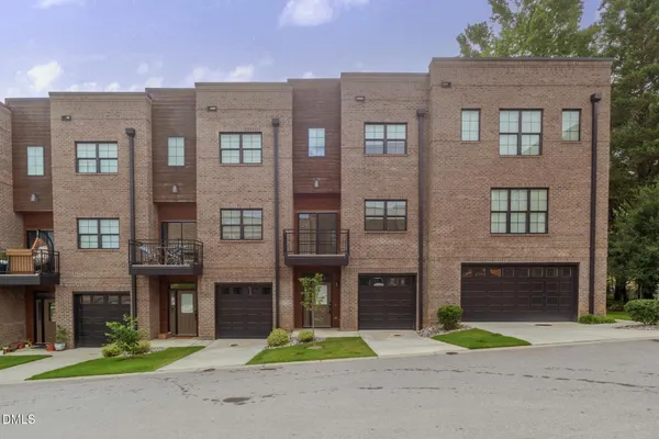 $2,095 | 208 Asher Springs Circle, Fuquay-Varina, NC 27526