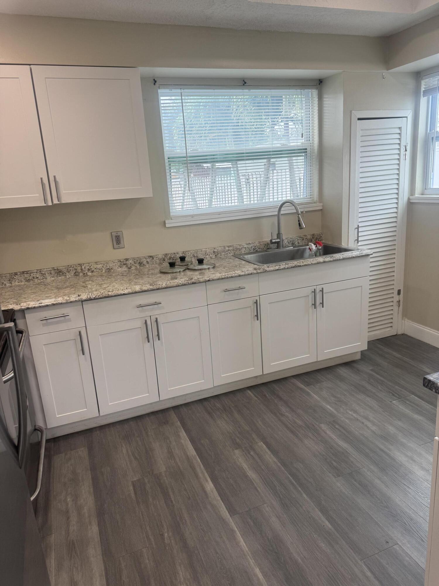 2793 Shawnee Road, Unit B West Palm Beach, FL 33406 - Photo 5 of 12 IMG_2932