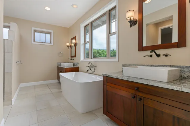 $2,695,000 | 78-124 Holuakai Street, Kailua-Kona, HI 96740