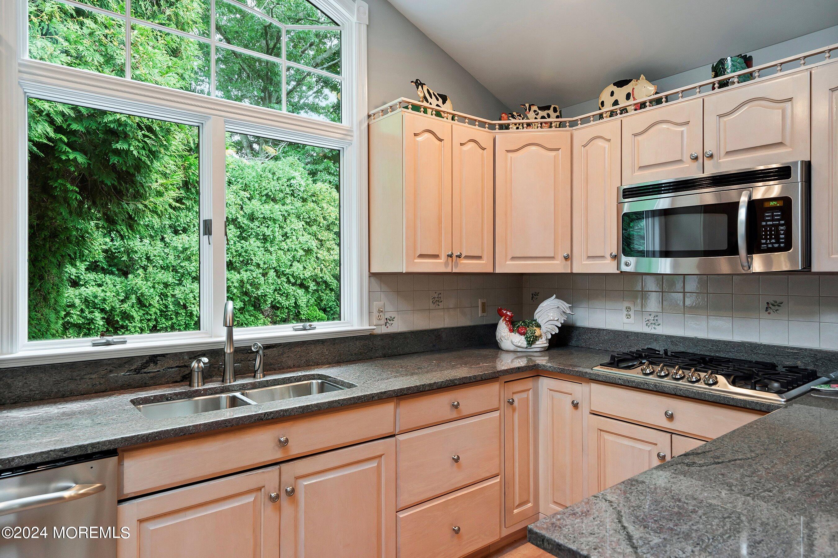 70 Silverbrook Road Shrewsbury, NJ 07702 - Photo 12 of 46 17-Kitchen 1C