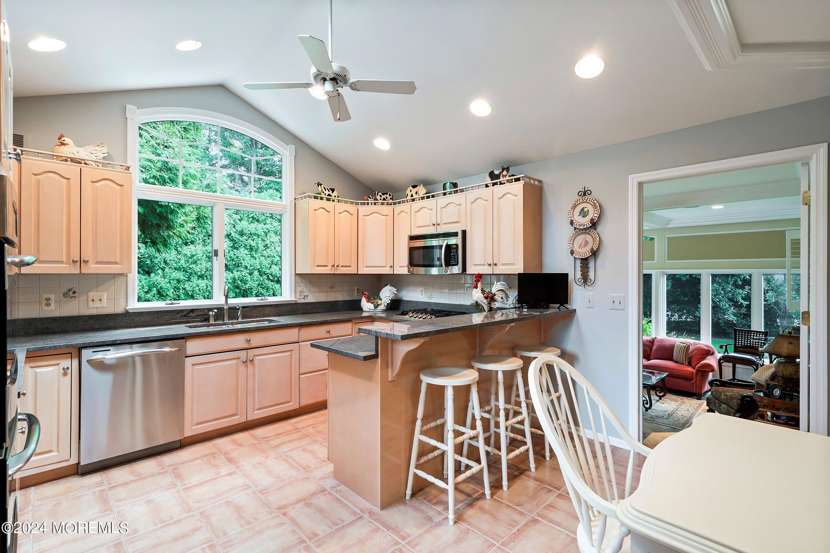 70 Silverbrook Road Shrewsbury, NJ 07702 - Photo 15 of 46 20-Kitchen 1F