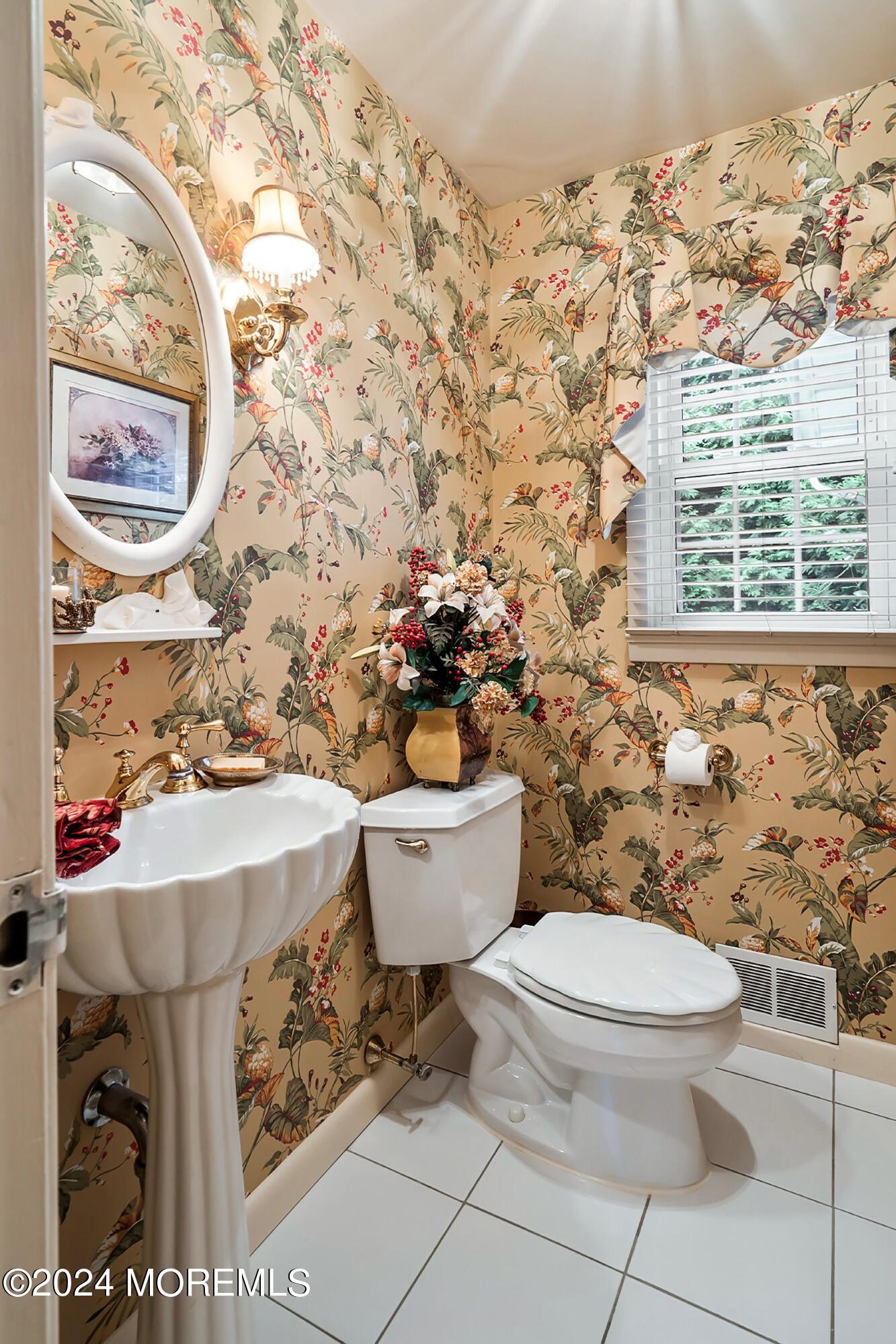 70 Silverbrook Road Shrewsbury, NJ 07702 - Photo 22 of 46 28-Powder 1A