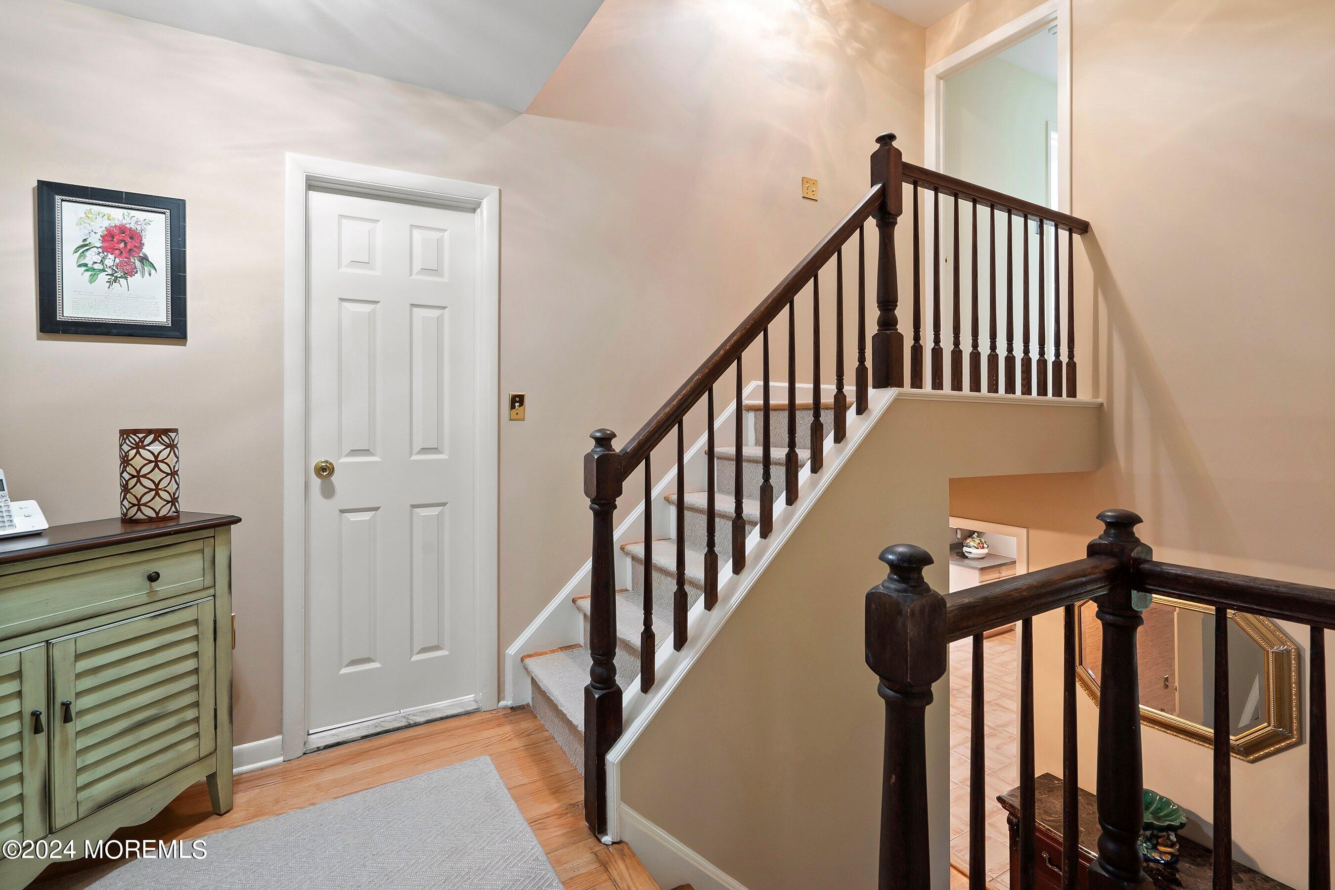 70 Silverbrook Road Shrewsbury, NJ 07702 - Photo 29 of 46 36-Landing 1