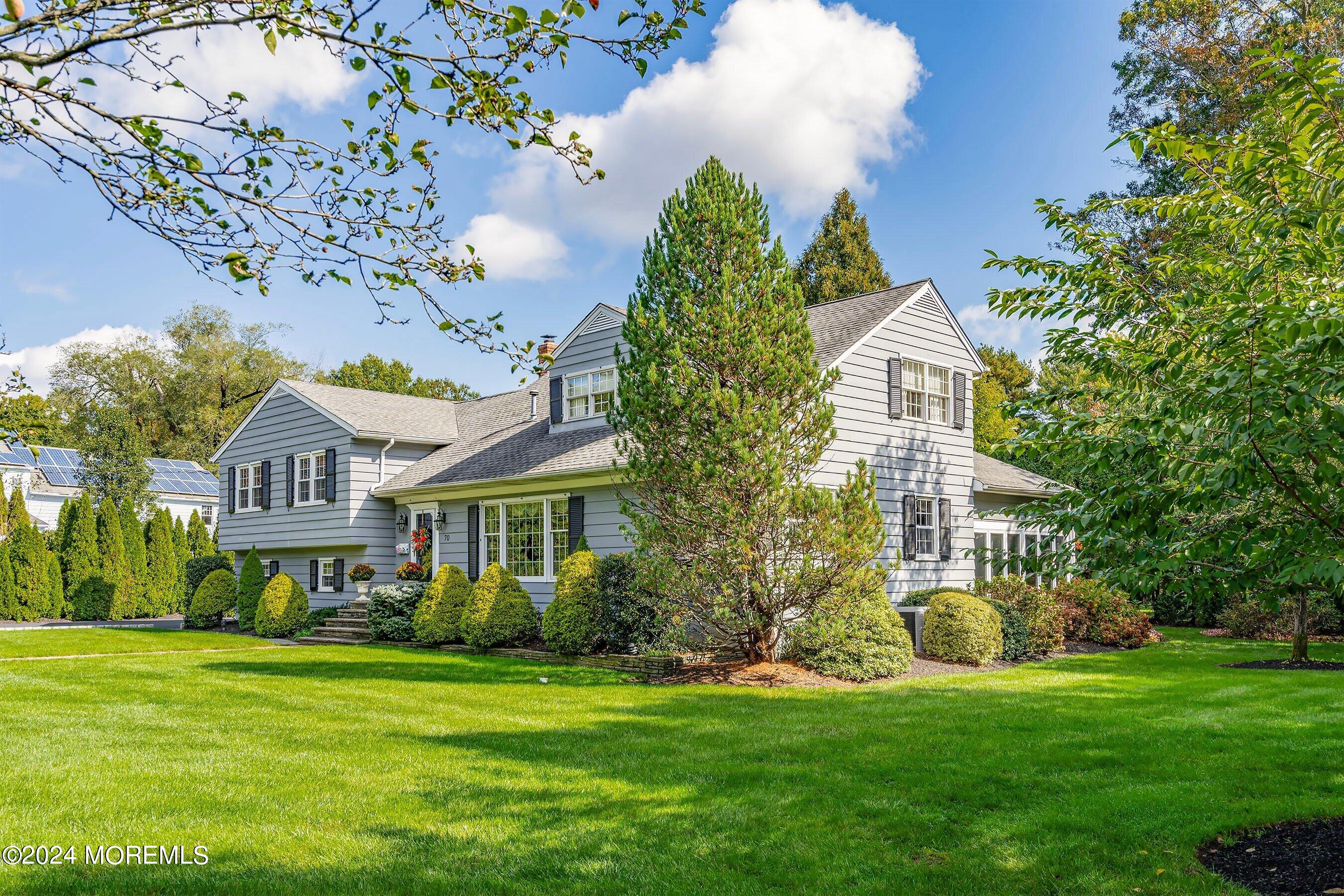 70 Silverbrook Road Shrewsbury, NJ 07702 - Photo 3 of 46 Oct 2024 Front Right 11
