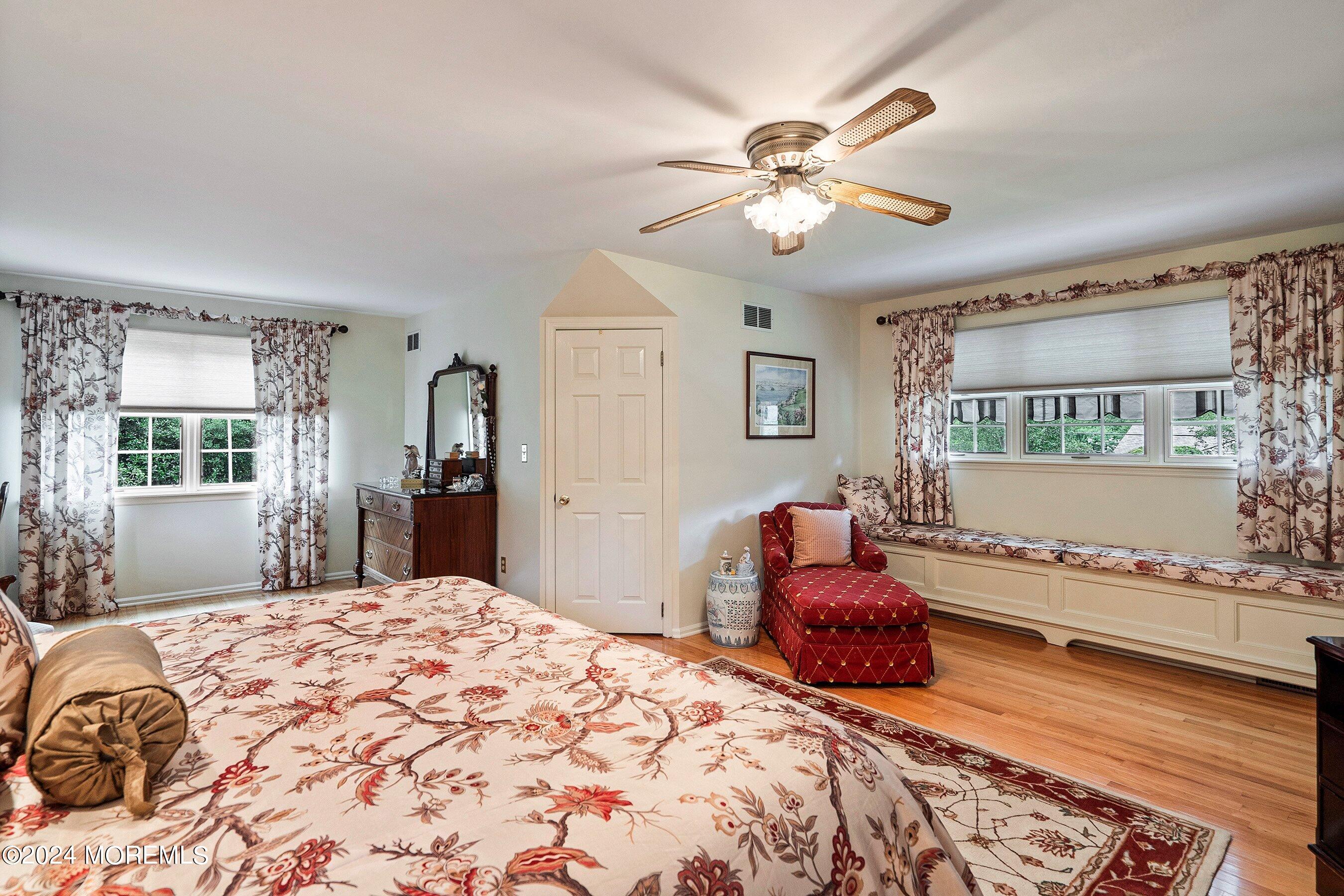 70 Silverbrook Road Shrewsbury, NJ 07702 - Photo 32 of 46 39-Bed 4B