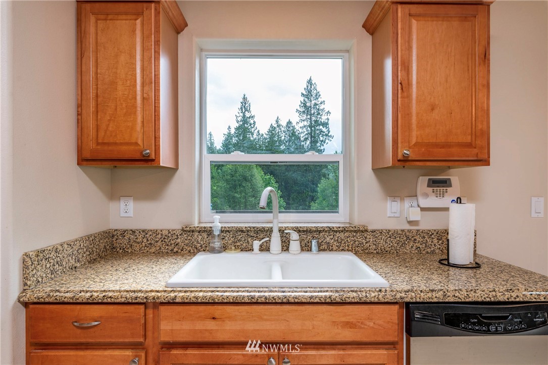 768 W Road Sedro-Woolley, WA 98284 - Photo 9 of 23