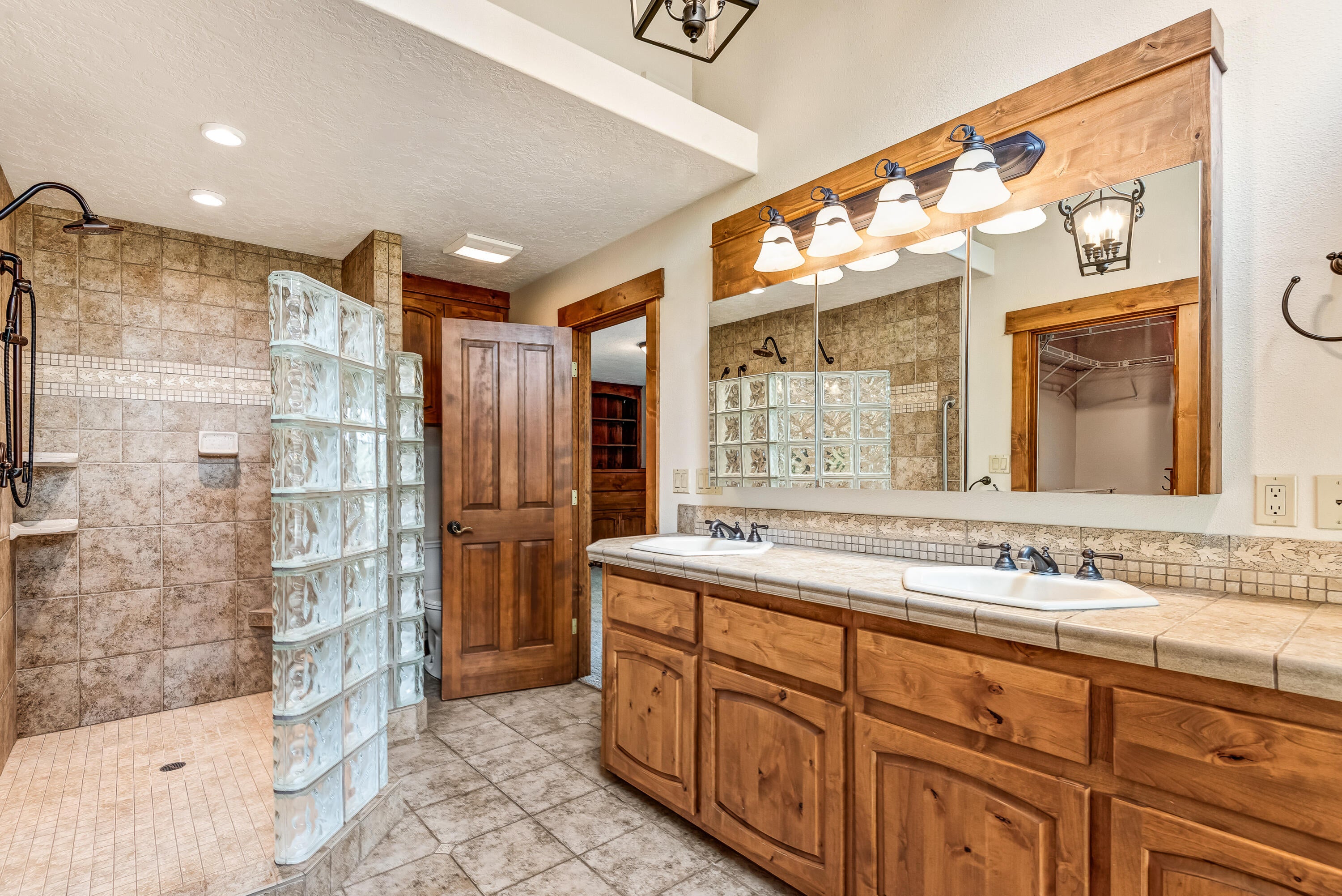 18455 Couch Market Road Bend, OR 97703 - Photo 23 of 45 23